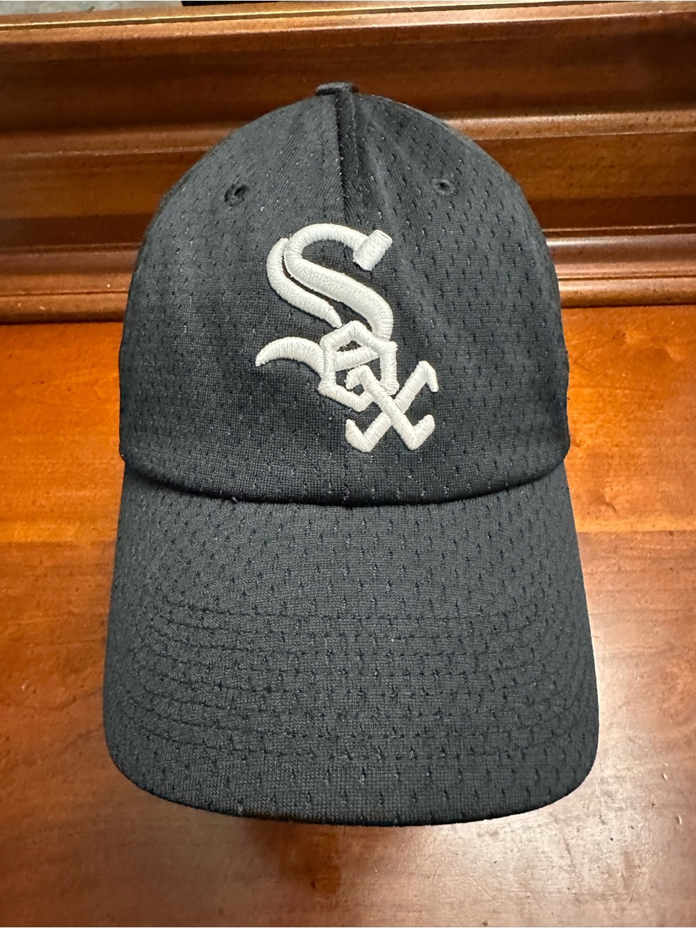 Nike Black Men’s Baseball Cap with White Chicago Sox Logo